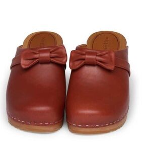 Free People Camel Swedish Hasbeens NEW Cognac Bow Husband Mule Slip In 🌈